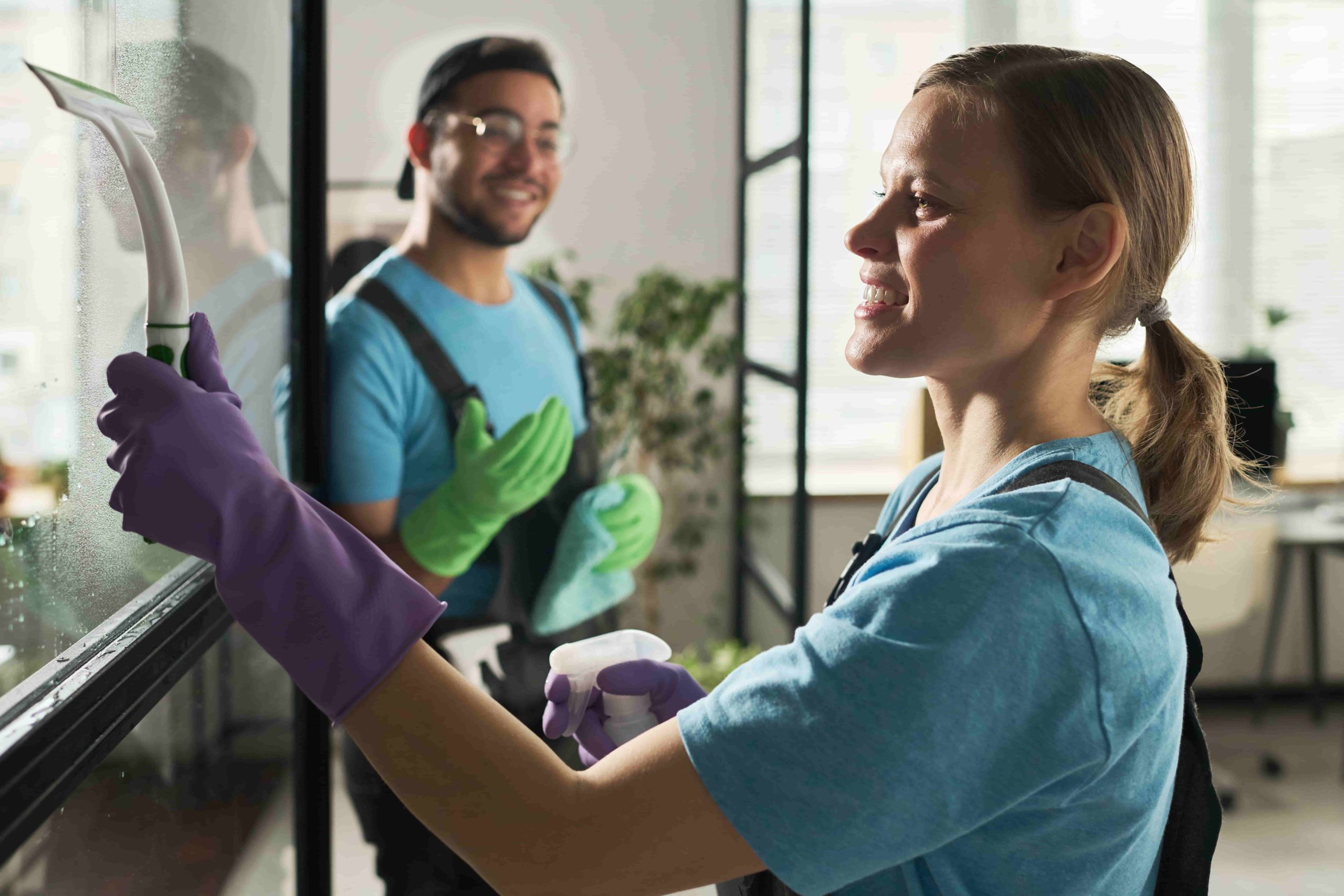 Servicios de aseo para centros logísticos, bodegas y operaciones industriales